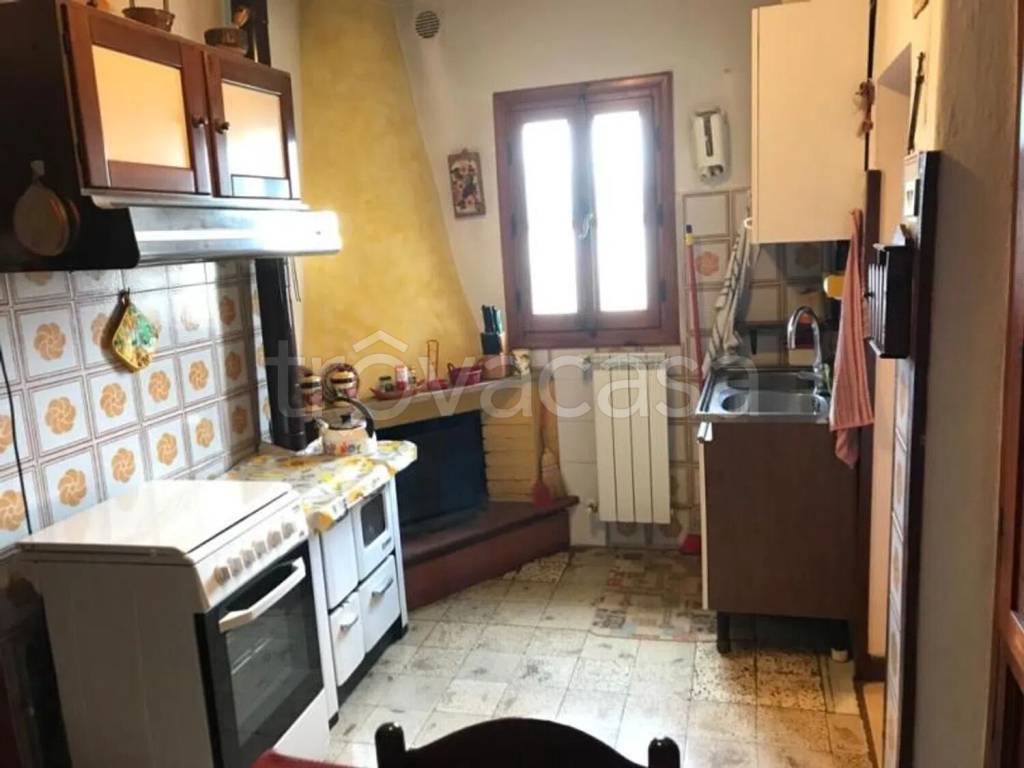 casa indipendente in vendita a Quarrata