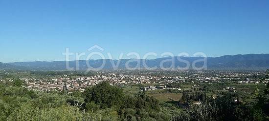 casa indipendente in vendita a Quarrata in zona Tizzana