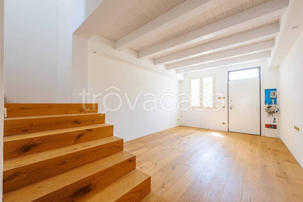 casa indipendente in vendita a Quarrata