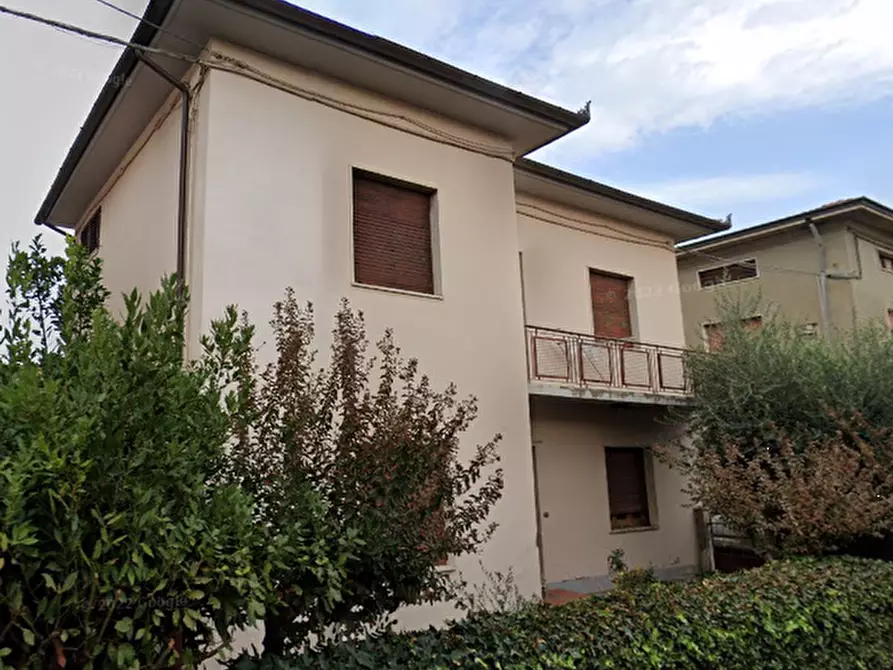 casa indipendente in vendita a Quarrata