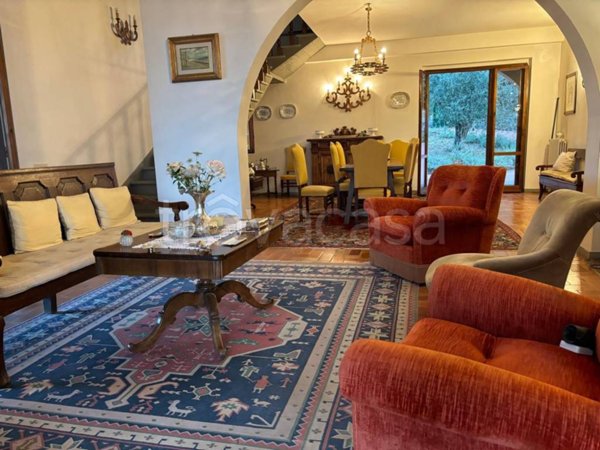 casa indipendente in vendita a Quarrata in zona Montemagno