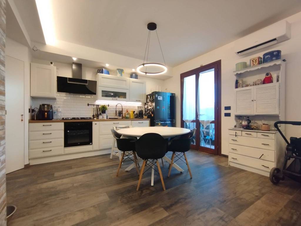 casa indipendente in vendita a Quarrata in zona Olmi
