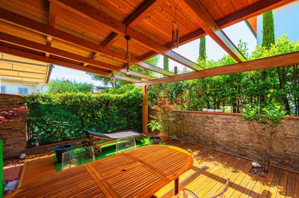 casa indipendente in vendita a Quarrata in zona Catena