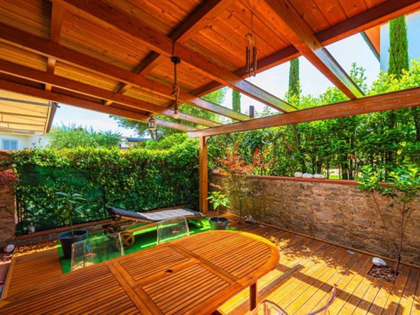 casa indipendente in vendita a Quarrata in zona Catena