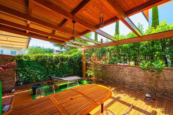 casa indipendente in vendita a Quarrata in zona Catena