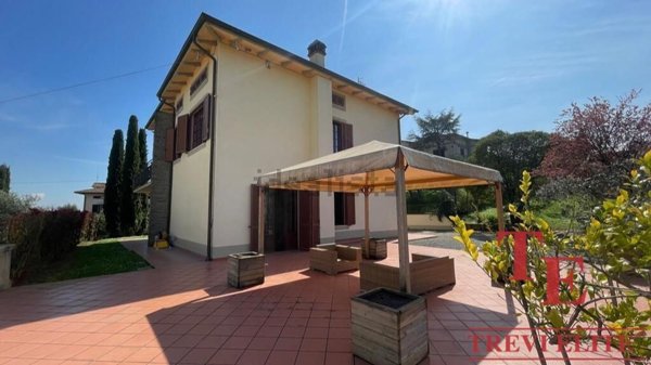 casa indipendente in vendita a Quarrata