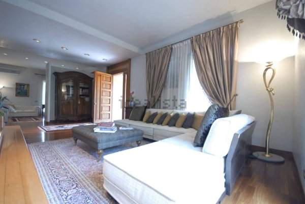 casa indipendente in vendita a Quarrata in zona Lucciano