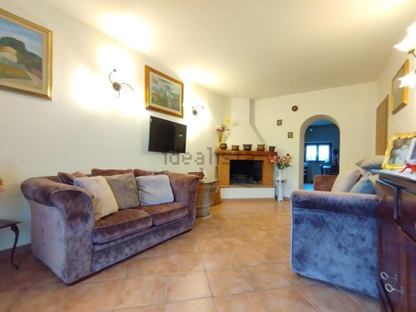 casa indipendente in vendita a Quarrata