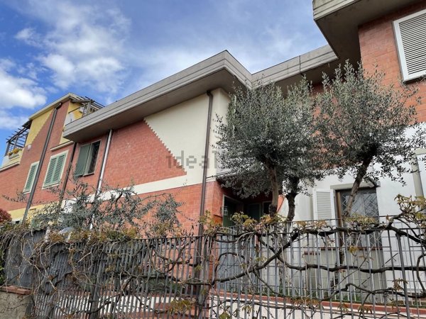 casa indipendente in vendita a Quarrata