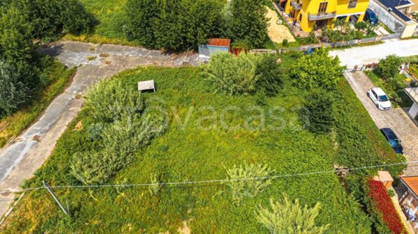 casa indipendente in vendita a Quarrata in zona Valenzatico