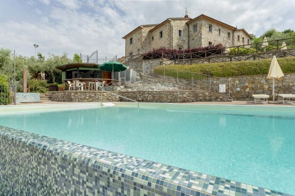 casa indipendente in vendita a Quarrata in zona Buriano