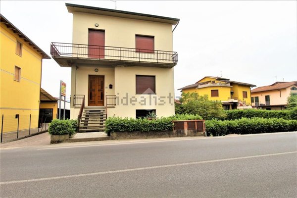 casa indipendente in vendita a Quarrata in zona Ferruccia