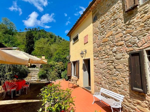 casa indipendente in vendita a Quarrata in zona Montorio