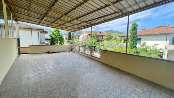 appartamento in vendita a Quarrata in zona Lucciano