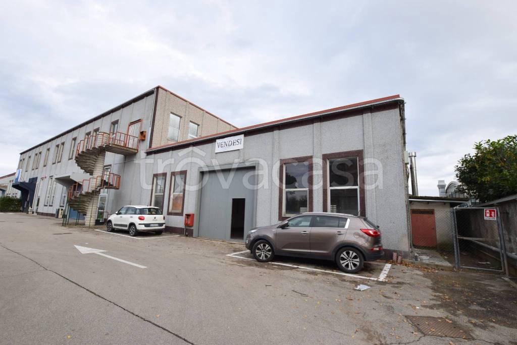 locale commerciale in vendita a Quarrata