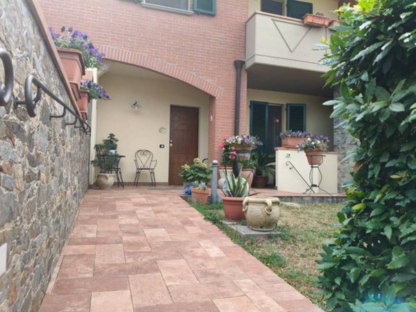 casa indipendente in vendita a Quarrata