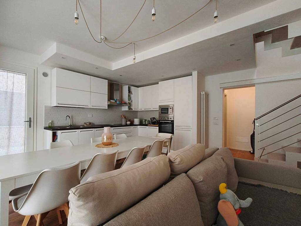 casa indipendente in vendita a Quarrata