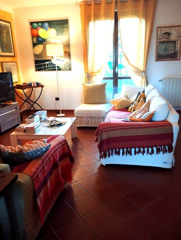 casa indipendente in vendita a Quarrata in zona Colle