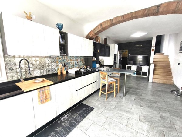 casa indipendente in vendita a Quarrata