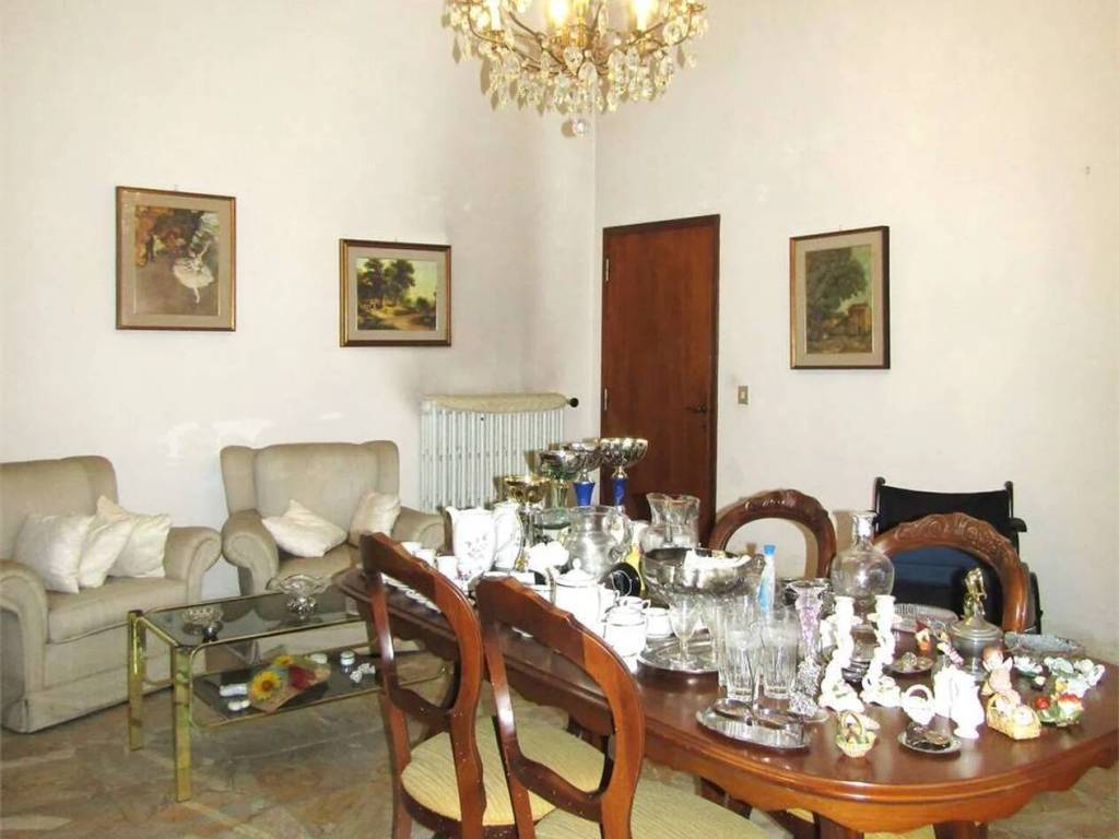 casa indipendente in vendita a Quarrata in zona Catena