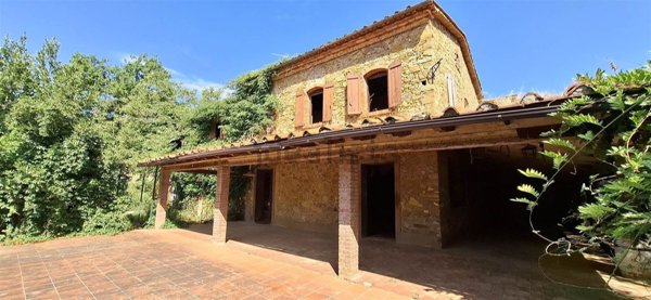 casa indipendente in vendita a Quarrata in zona Colle