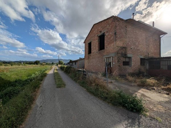 casa indipendente in vendita a Quarrata