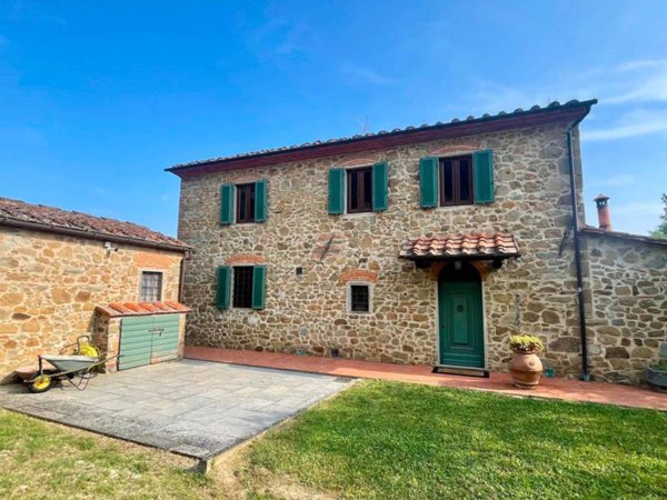 casa indipendente in vendita a Quarrata in zona Lucciano