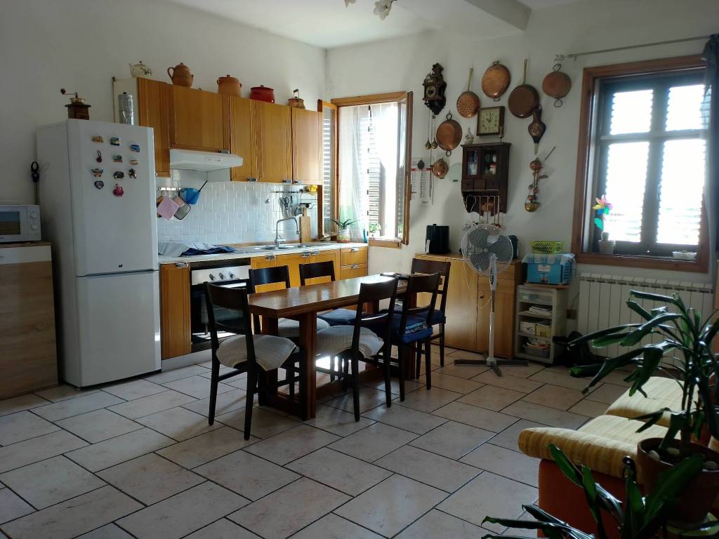 appartamento in vendita a Quarrata in zona Casini