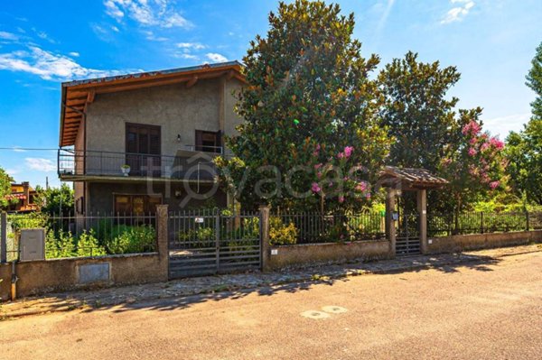 casa indipendente in vendita a Quarrata in zona Casini