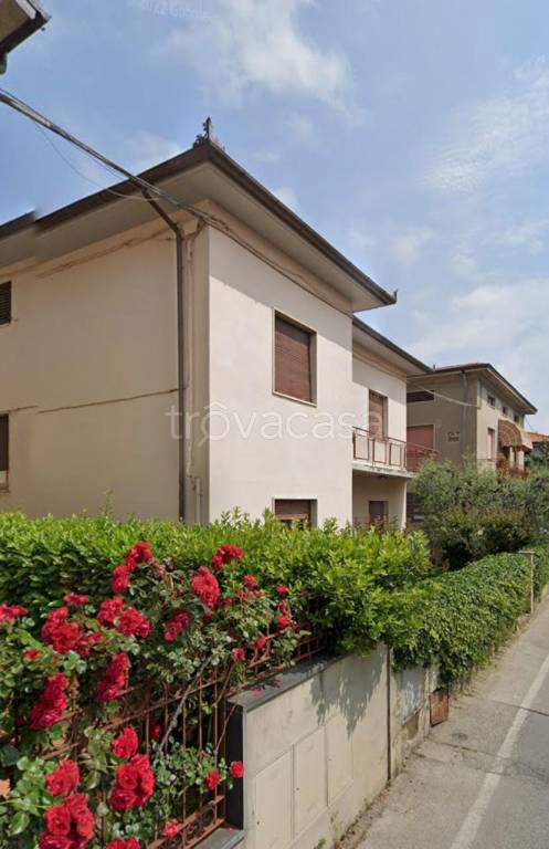 casa indipendente in vendita a Quarrata