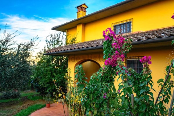 casa indipendente in vendita a Quarrata in zona Lucciano
