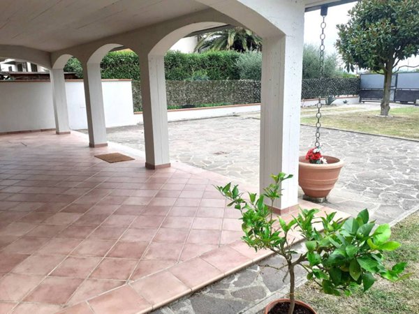 casa indipendente in vendita a Quarrata in zona Caserana