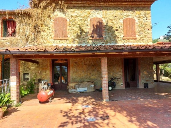 casa indipendente in vendita a Quarrata