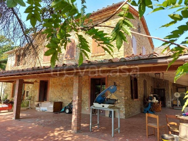 casa indipendente in vendita a Quarrata