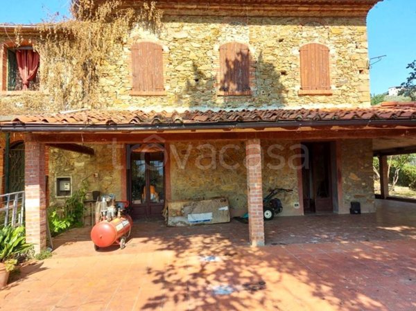 casa indipendente in vendita a Quarrata