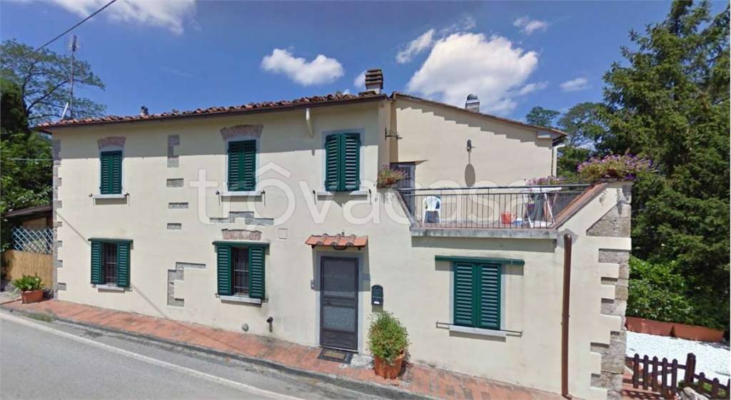casa indipendente in vendita a Quarrata