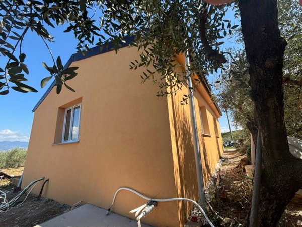 casa indipendente in vendita a Quarrata in zona Campiglio