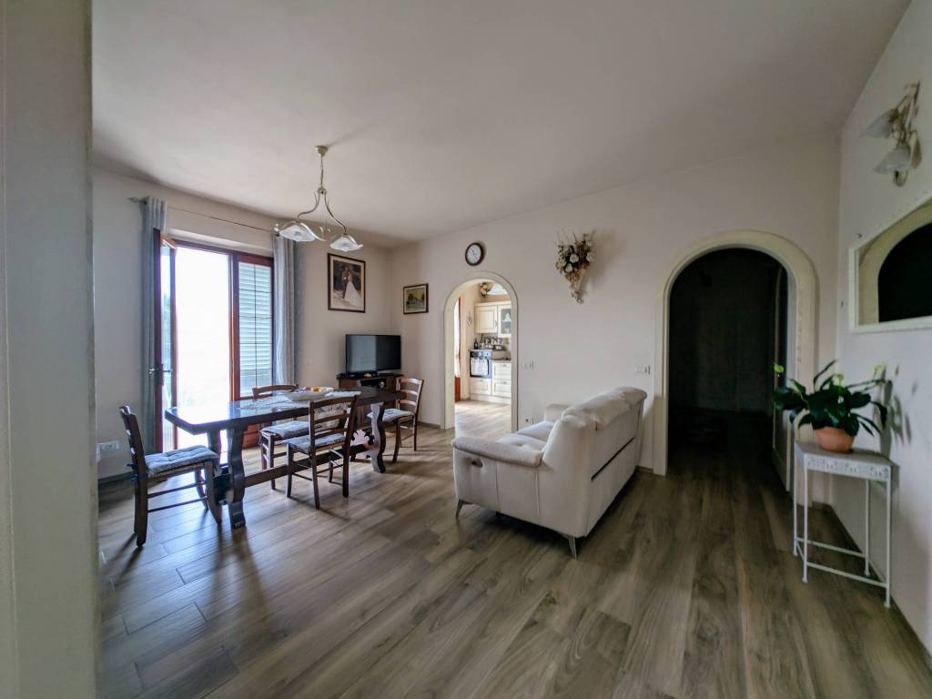 casa indipendente in vendita a Quarrata in zona Vignole