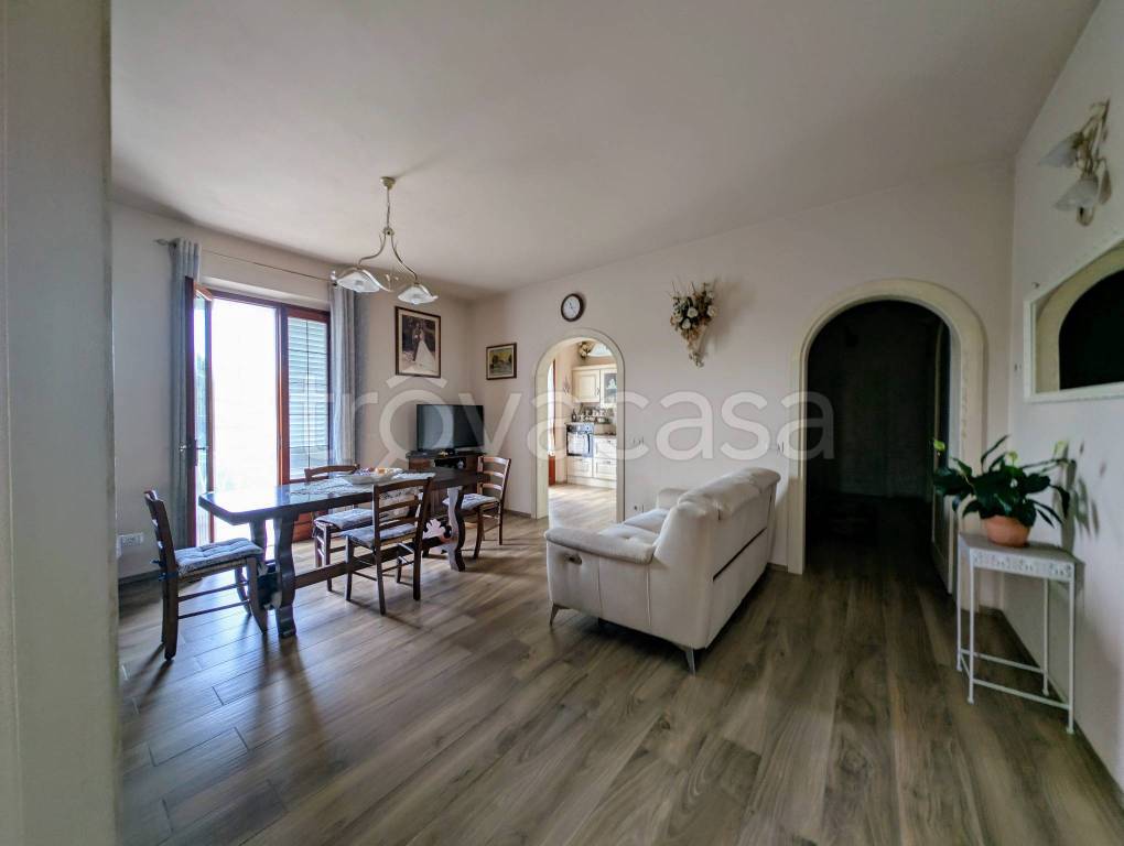 casa indipendente in vendita a Quarrata in zona Olmi