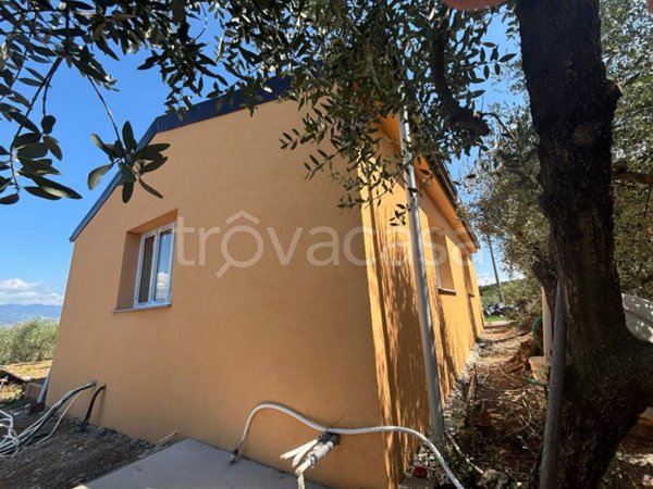 casa indipendente in vendita a Quarrata in zona Santonuovo