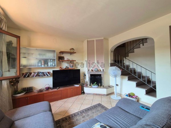 casa indipendente in vendita a Quarrata