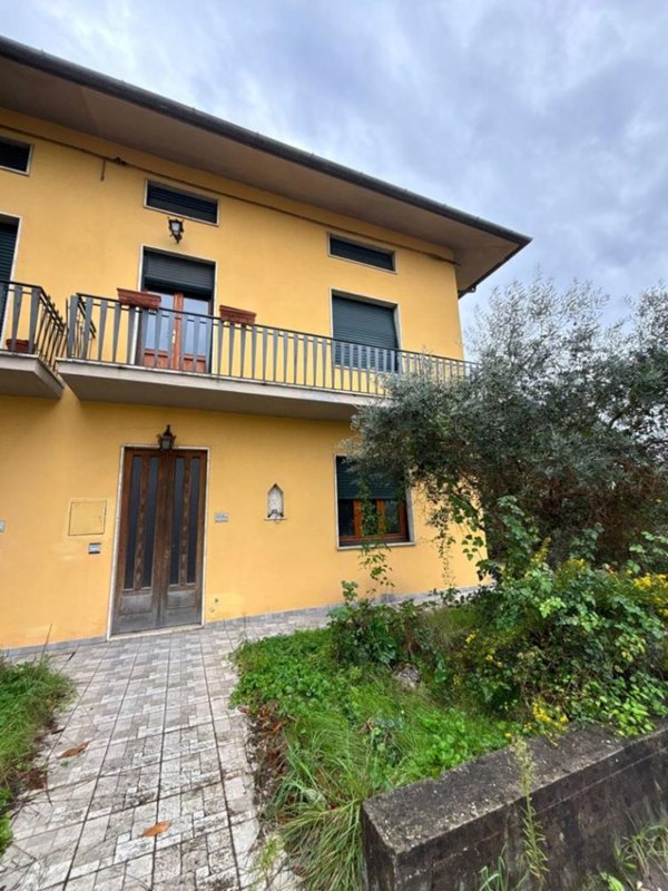 casa indipendente in vendita a Quarrata in zona Olmi