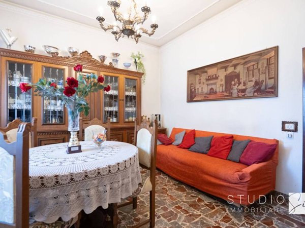 casa indipendente in vendita a Quarrata