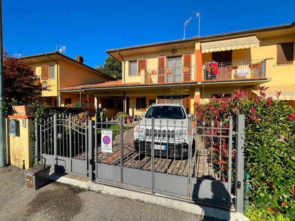 casa indipendente in vendita a Quarrata in zona Santonuovo