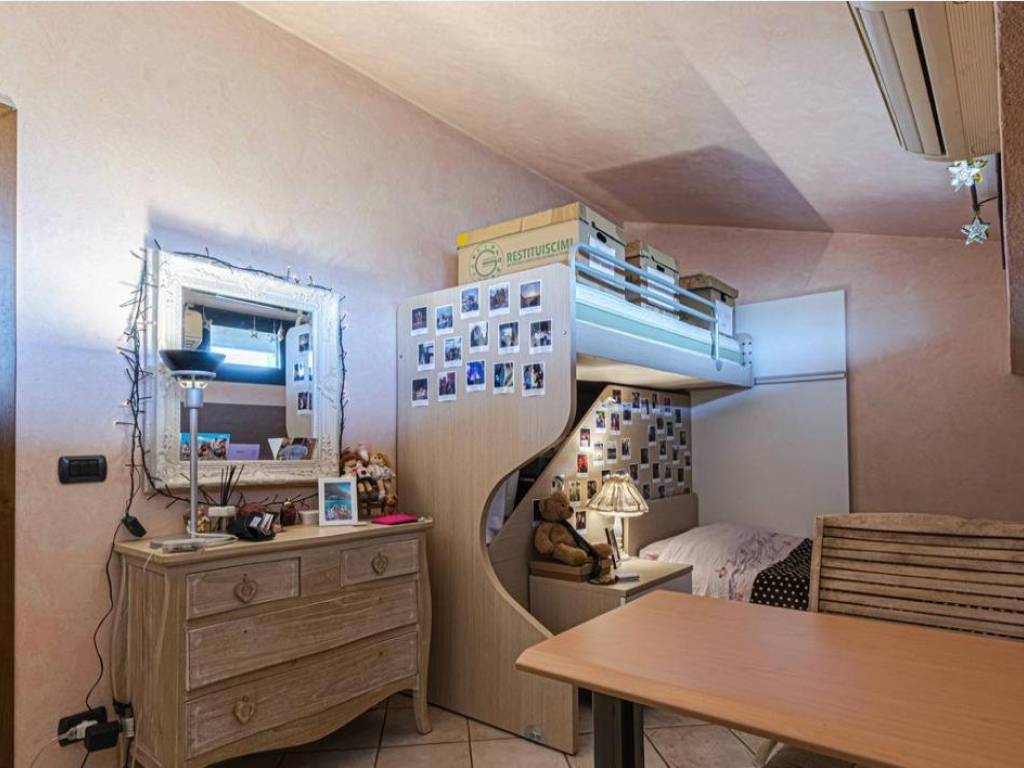 casa indipendente in vendita a Quarrata in zona Tizzana