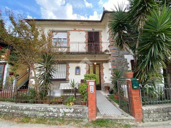 casa indipendente in vendita a Quarrata in zona Forrottoli