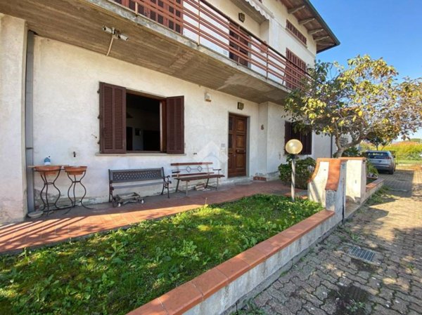 casa indipendente in vendita a Quarrata