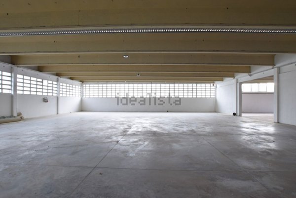 capannone in vendita a Quarrata