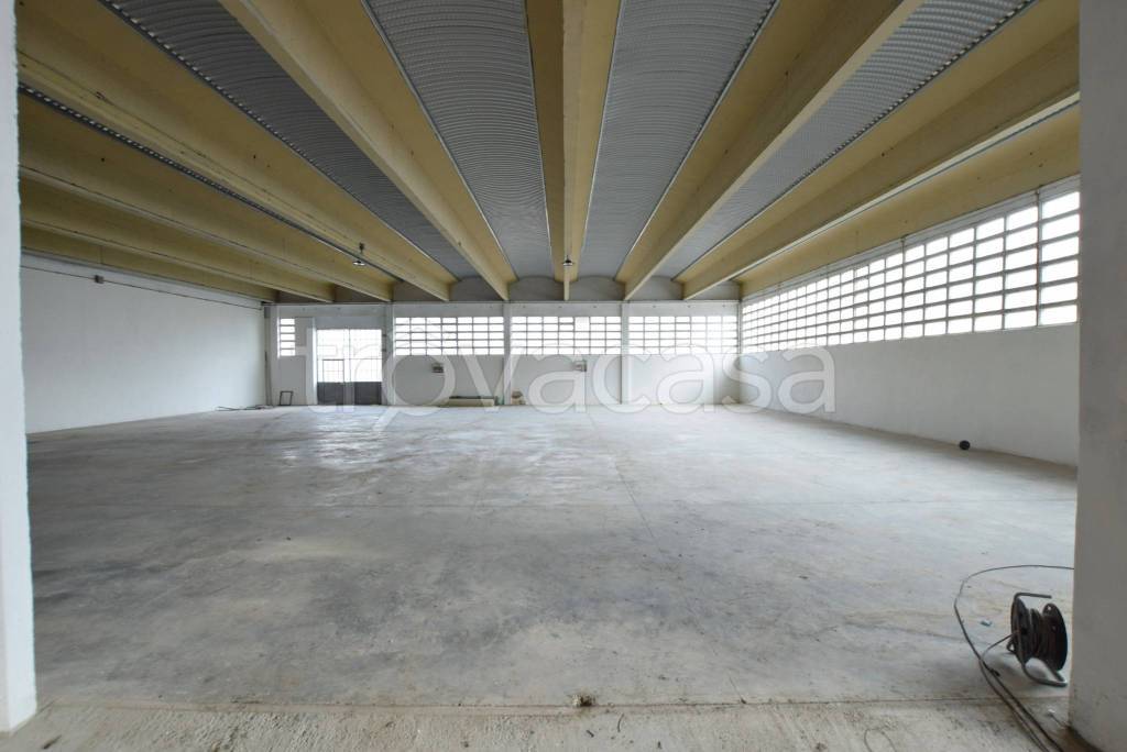 locale commerciale in vendita a Quarrata