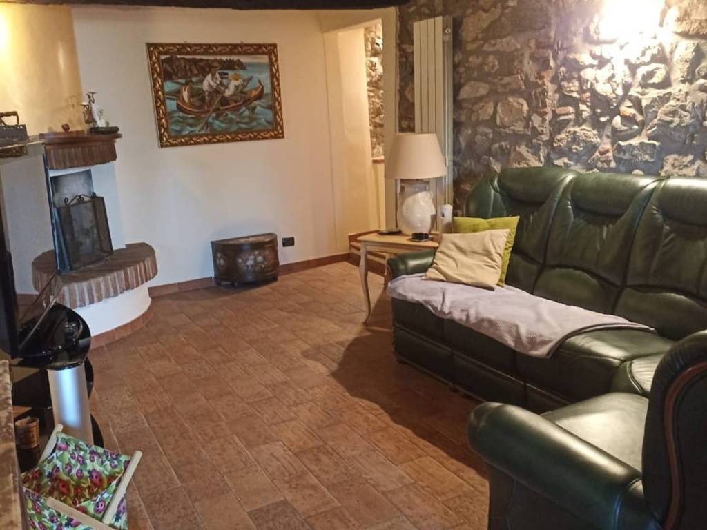 appartamento in vendita a Quarrata in zona Buriano